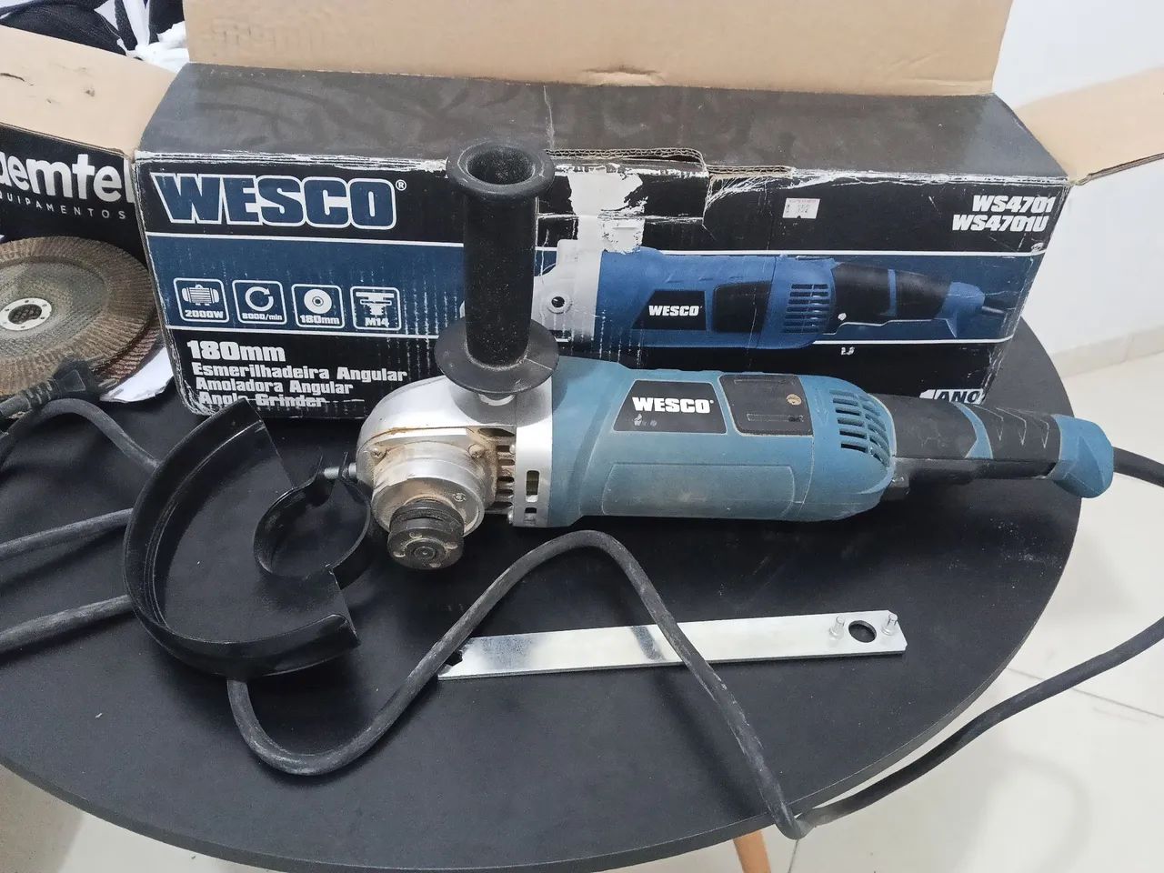 Esmerilhadeira Angular WESCO 180mm - Potente e Eficiente!