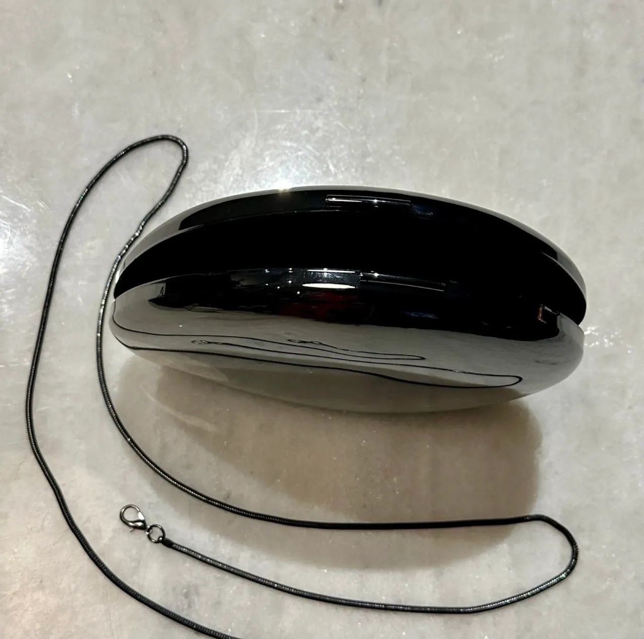 bolsa clutch oval espelhada - Foto 3