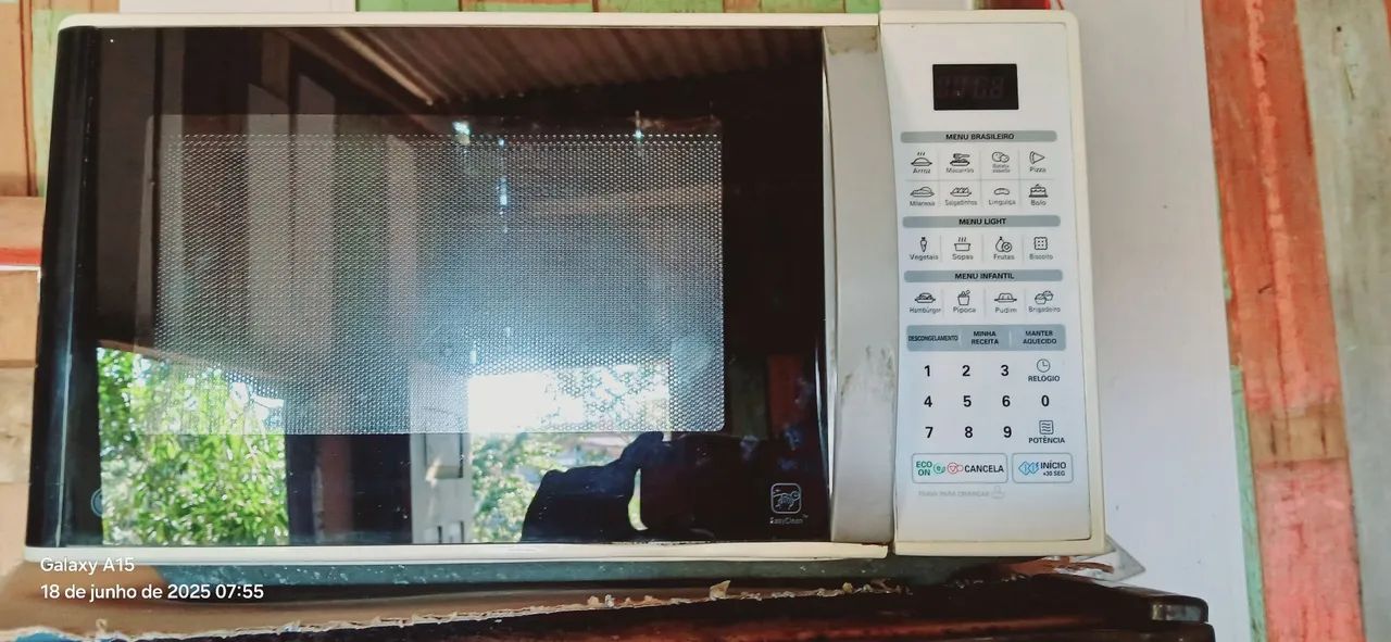 Microondas Electrolux com Funções Especiais