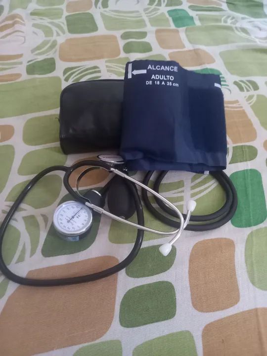 Esfigmomanômetro Aparelho Medidor De Pressão Arterial + Estetoscópio semi novo