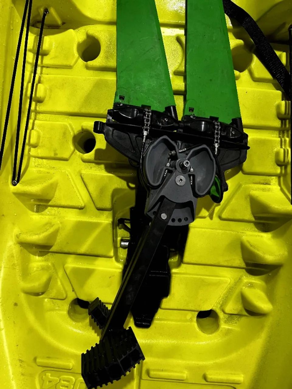 Caiaque 1084 + Pedal Cross Drive + Carrinho + Acessórios e kit de pesca - Foto 2