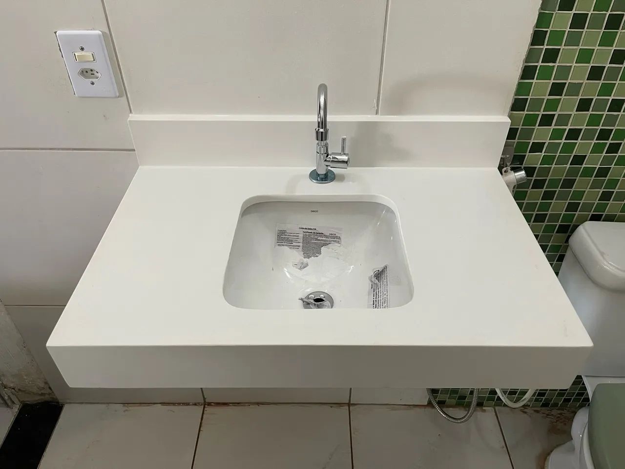 Bancadas e lavatórios em granitos mármores e quartzo  - Foto 2