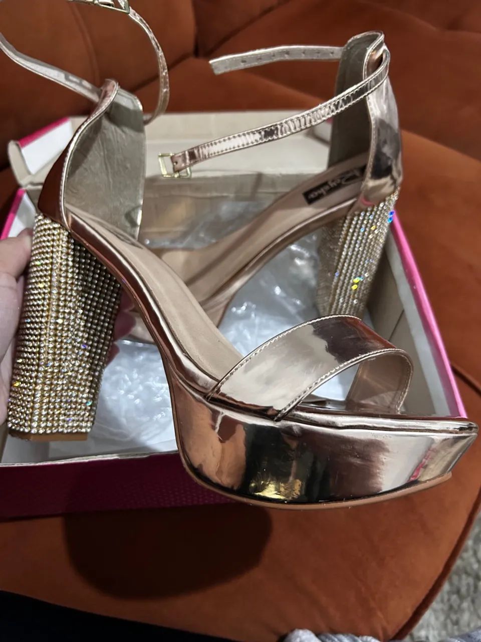 Sandália rose gold com Strass 