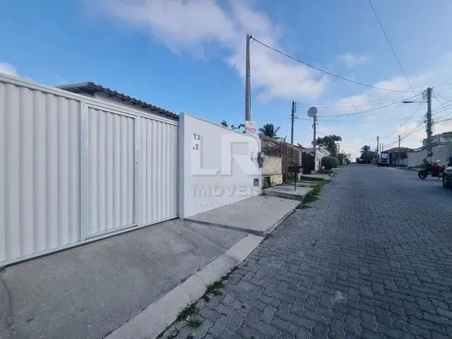 Casa ampla em rua pavimentada à poucos mts do centro comercial *S-01