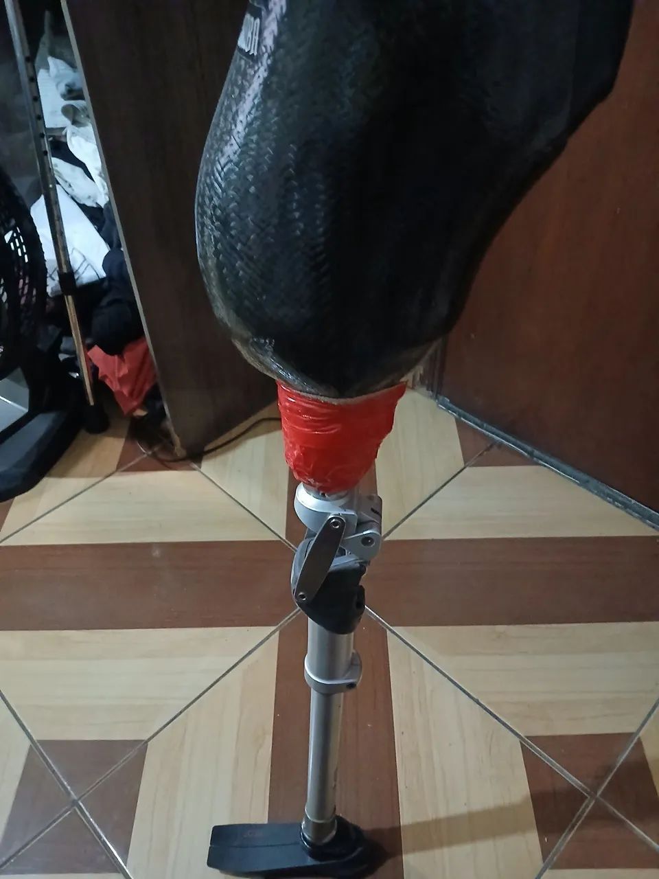 Vendo perna mecânica usada.  - Foto 5
