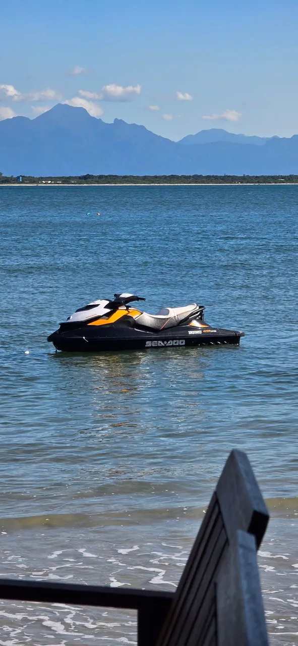 Jet ski seadoo gtr215