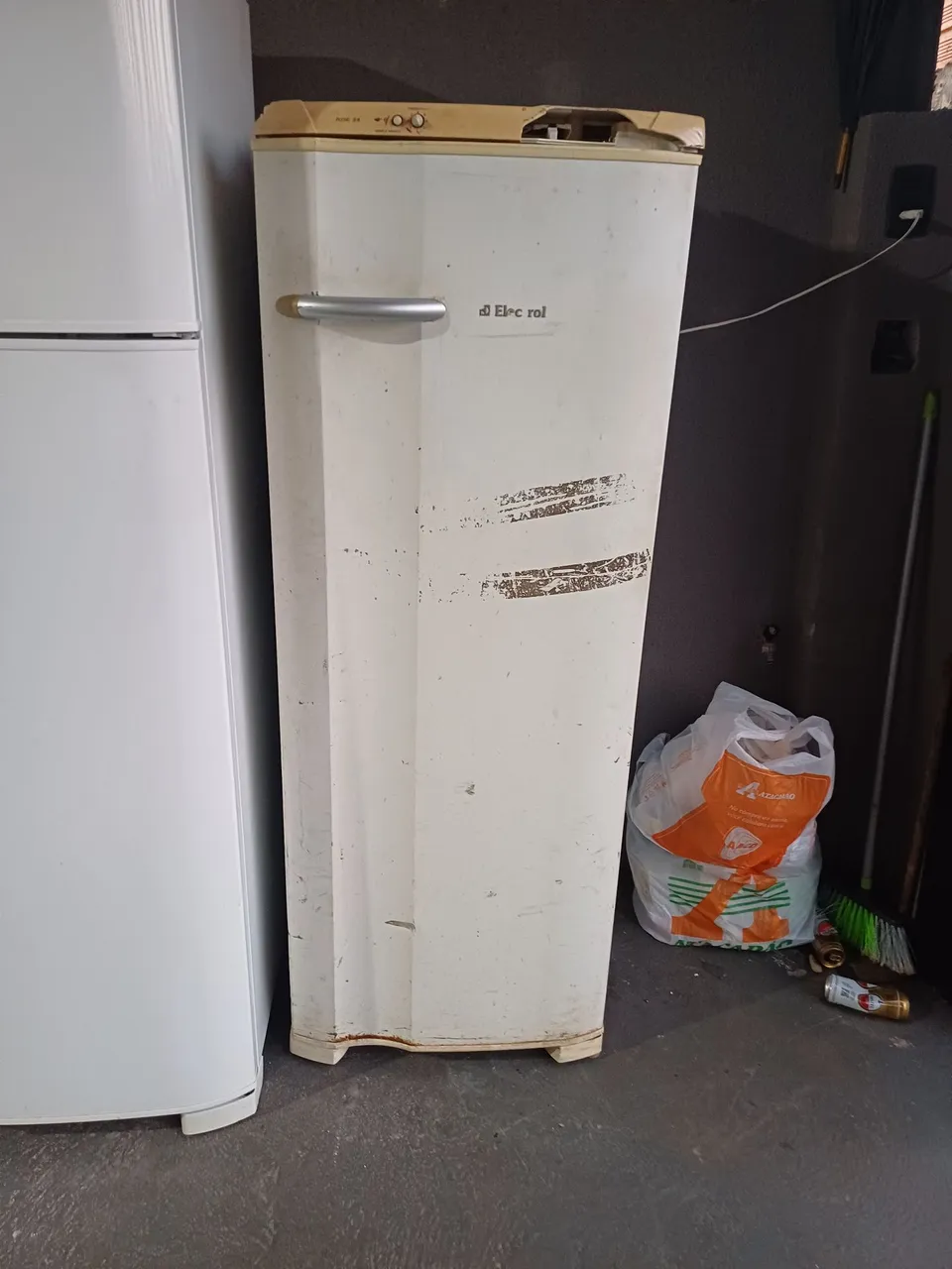 Geladeira Electrolux 260 litros