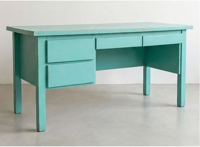 Mesa de madeira maciça 