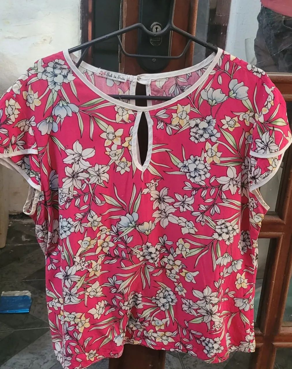 Lote 15 blusas para brechó bazar roupas - Foto 2