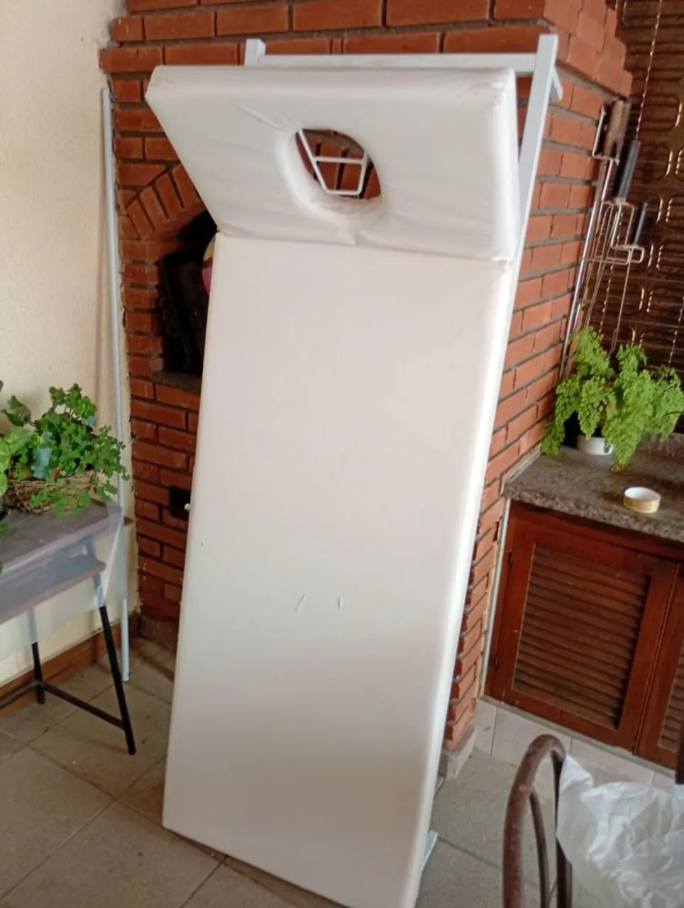 VENDO MACA COM CADEIRA GIRATORIA E BIOMBO 