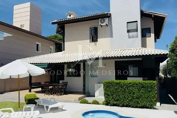 Casa à venda com 4 dormitórios e 2 suítes  300m² de área construída - Foto 4