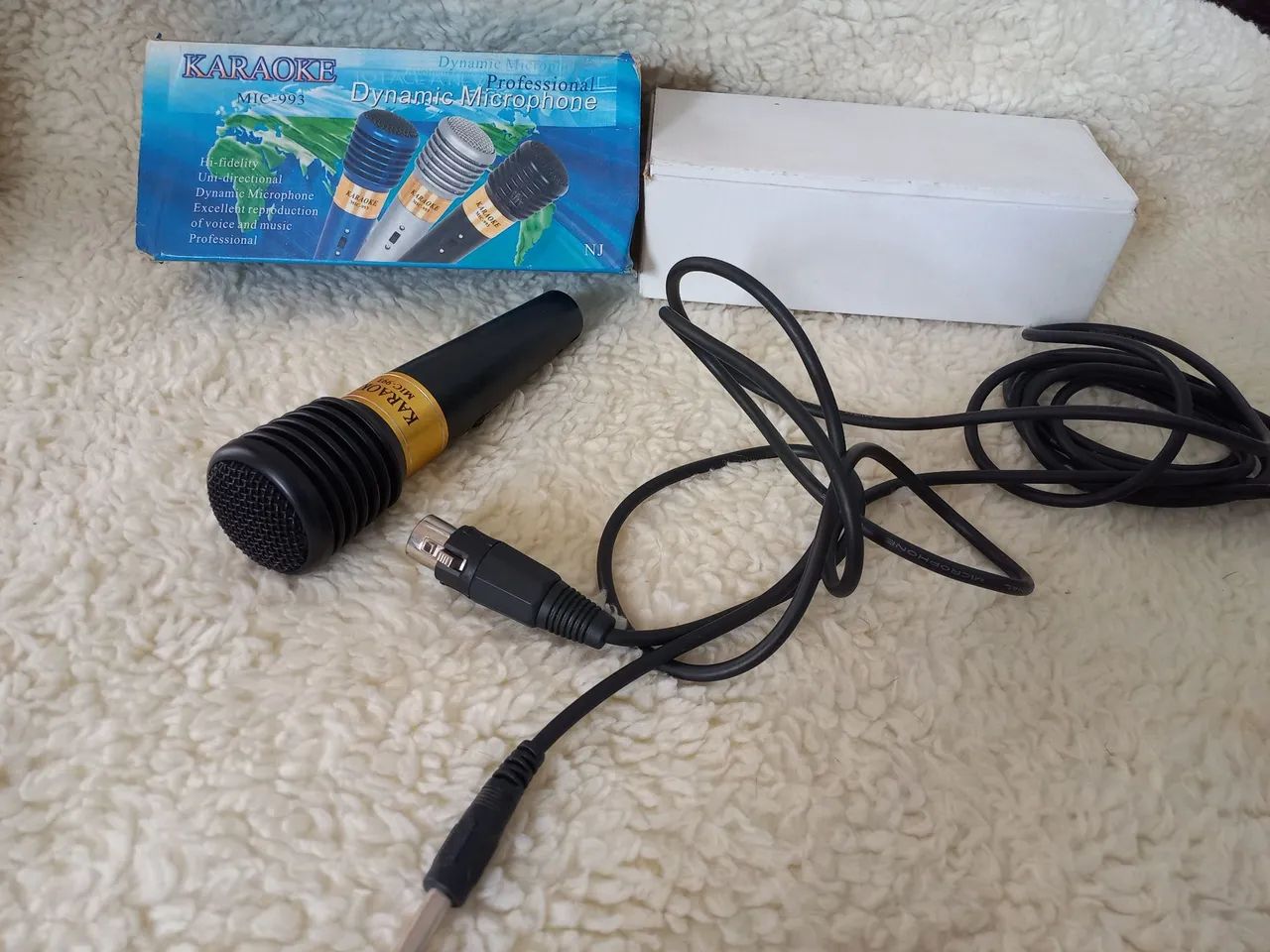 Microfone Dynamic Profissional Mic 993 (Karaoke)