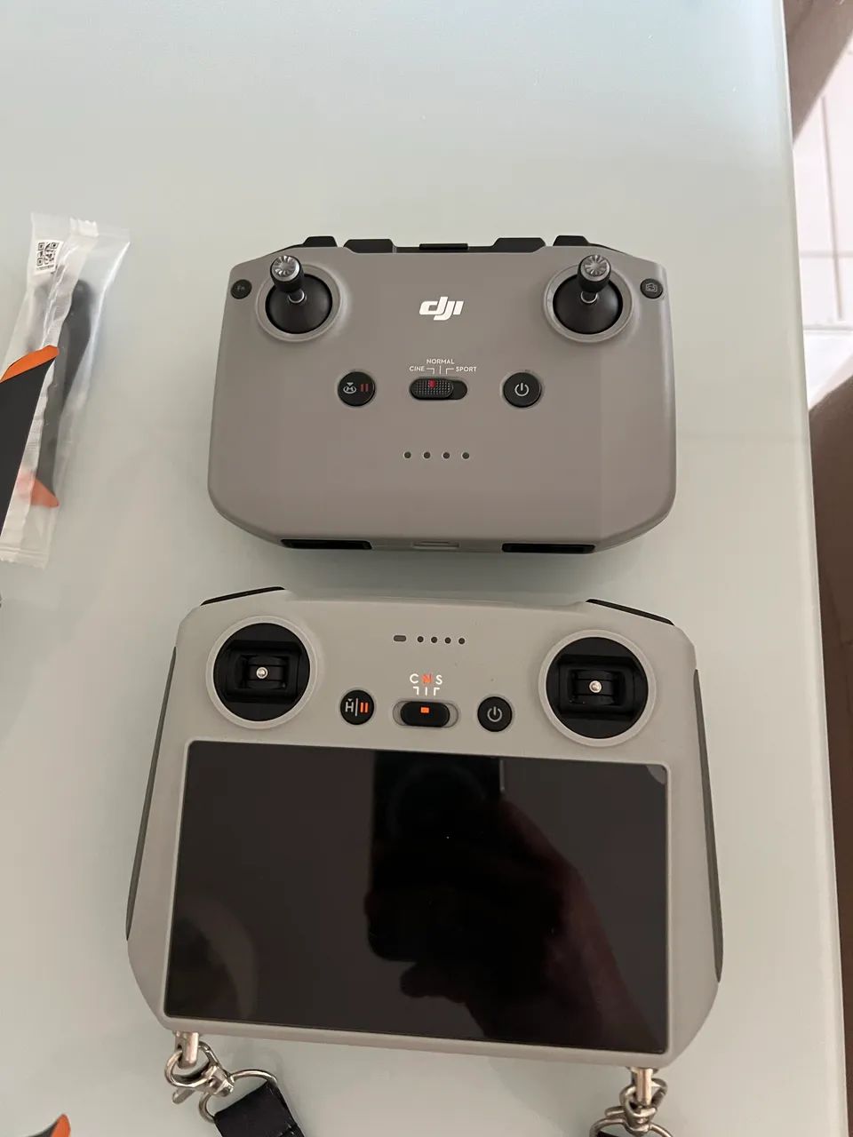 DJI Air 2S Fly More Combo - Kit Completo com 2 Controles e 3 Baterias - Foto 2