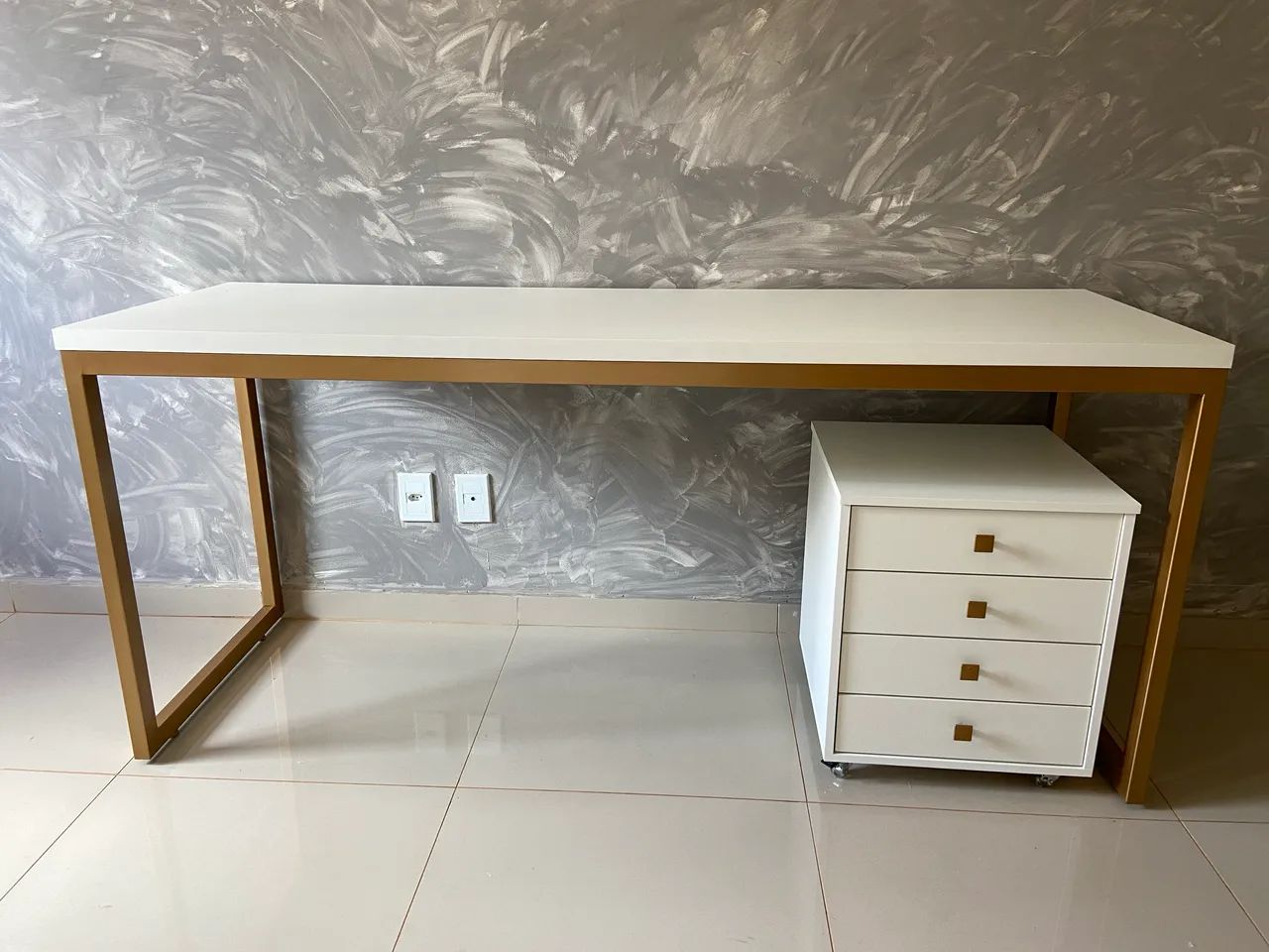 MESA ESCRITÓRIO 1,80M COM GAVETEIRO 4 GAVETAS  - Foto 4