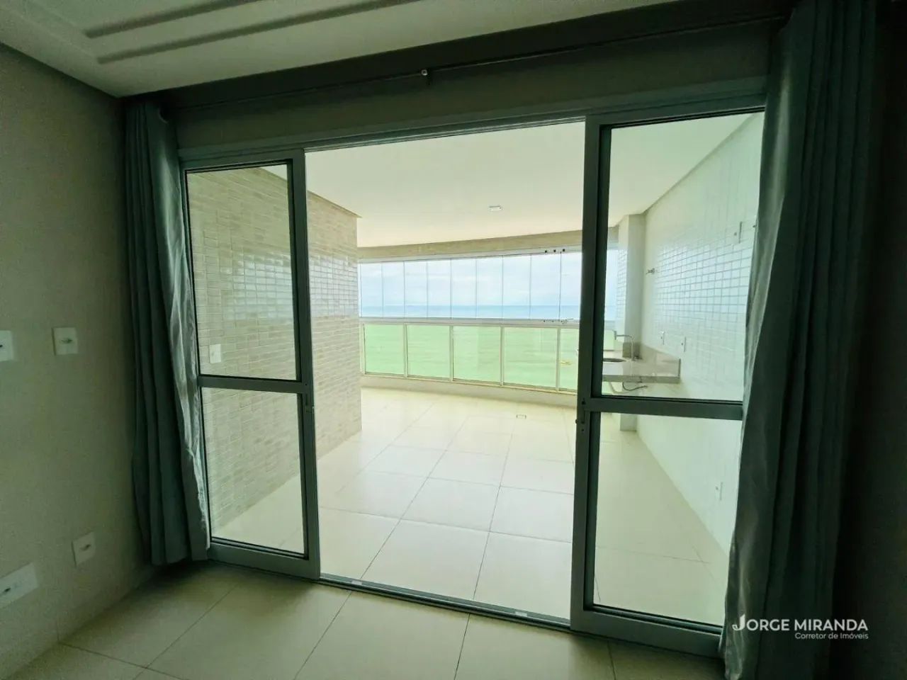 Apartamento frente mar com 3 dormitórios à venda por R$ 1.850.000 - Praia do Morro - Guara - Foto 4