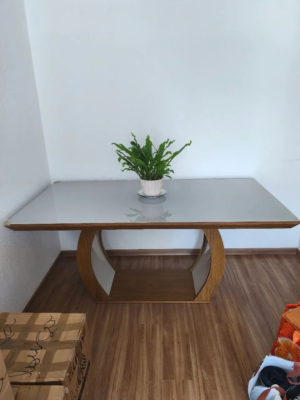 Mesa 6 lugares com tampo em vidro 