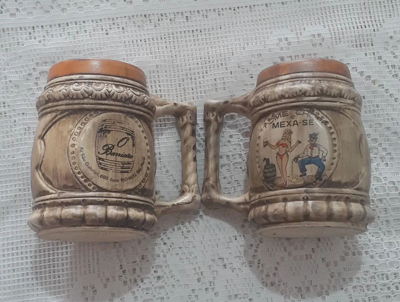 2 CANECAS em forma de barril RETRÔ