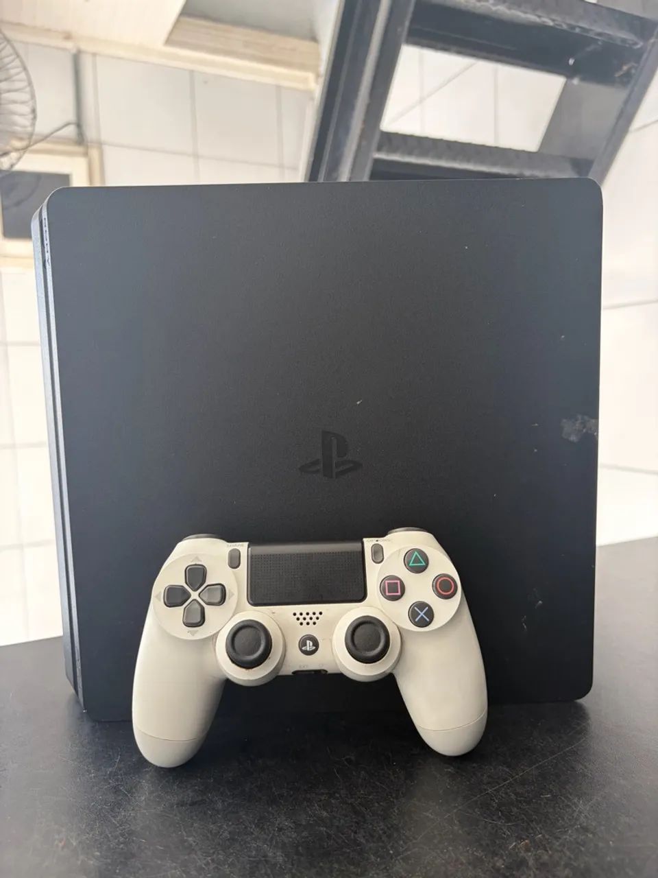 Vendo ps4 slim 1tb 