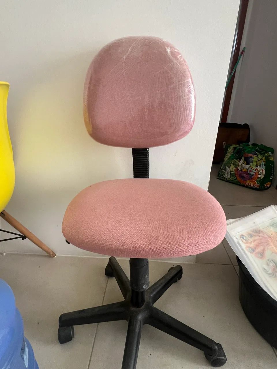Vendo cadeira de escritorio - Foto 3