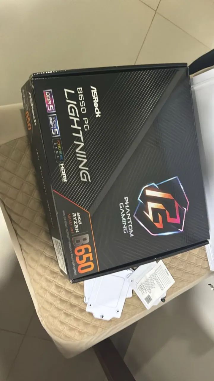 Placa mãe b650 PG Lightning ASROCK Usada - Foto 3