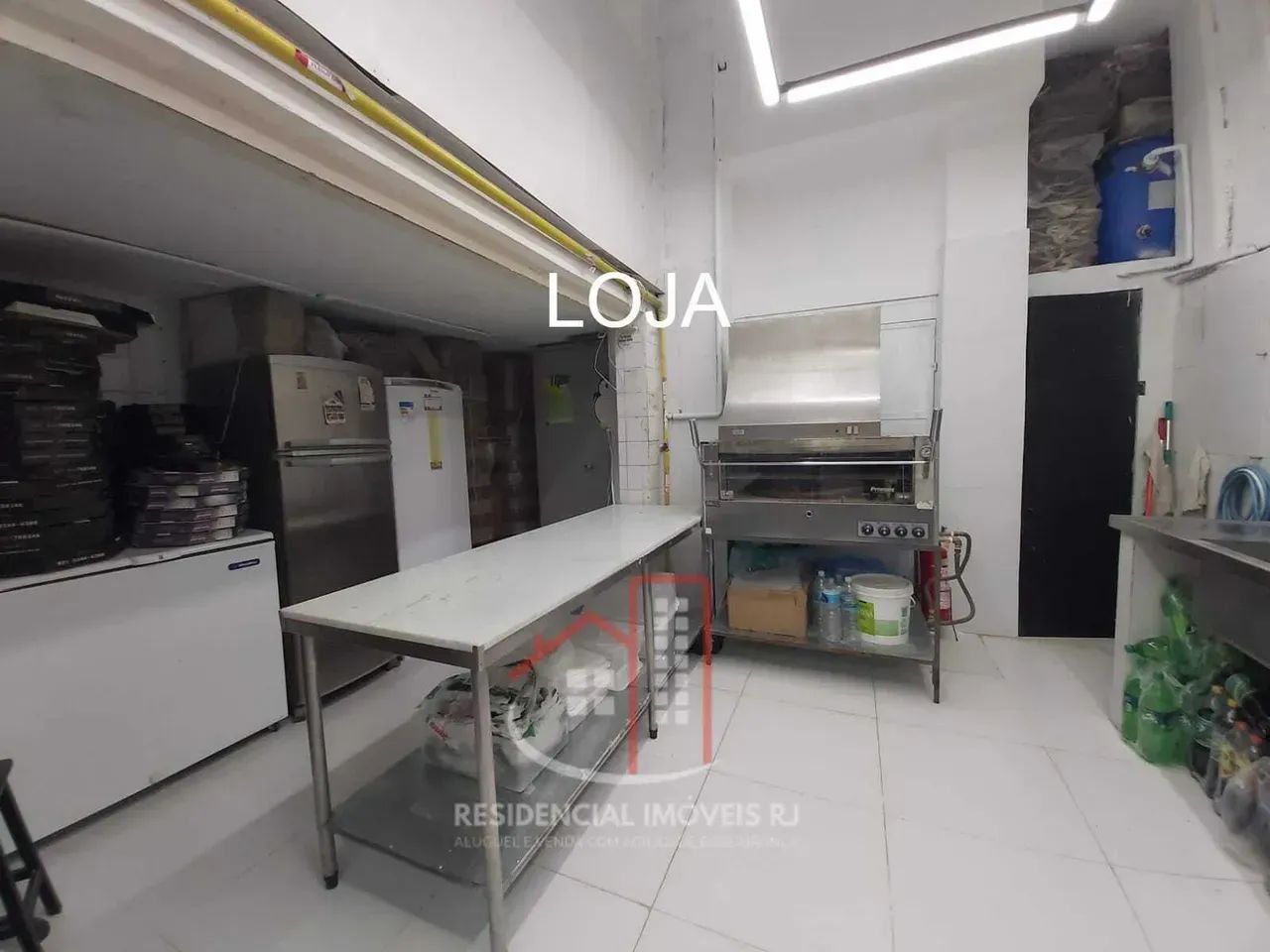 Glória: Prédio Inteiro com Renda de 0,8% ao mês - Loja + 3 Apartamentos - Foto 4
