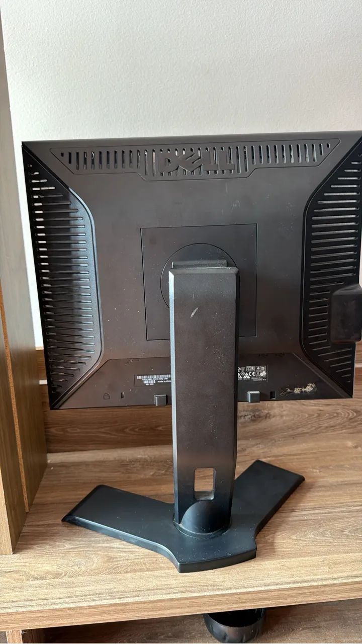 Monitor Dell 17 Polegadas (Modelo 1708FPt) - Ideal para Home Office e Rotina - Foto 3