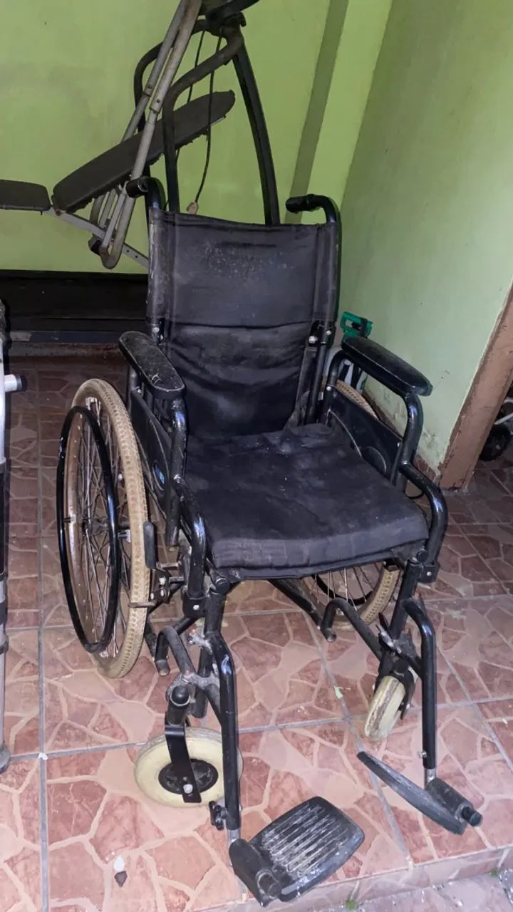 Cadeira de Rodas Usada