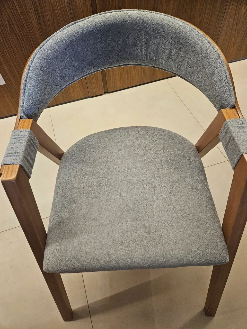 Vendo 2 poltronas valor 300 reais cada uma