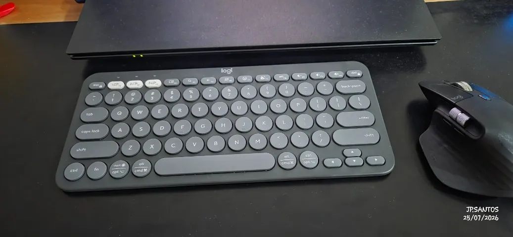 Teclado sem fio Logitech Pebble Keys 2 K380 - Grafite