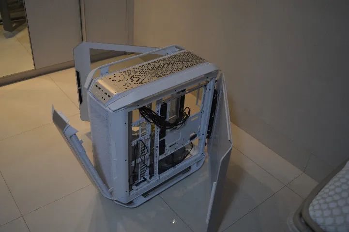 Gabinete Cooler Master C700M branco - Foto 5