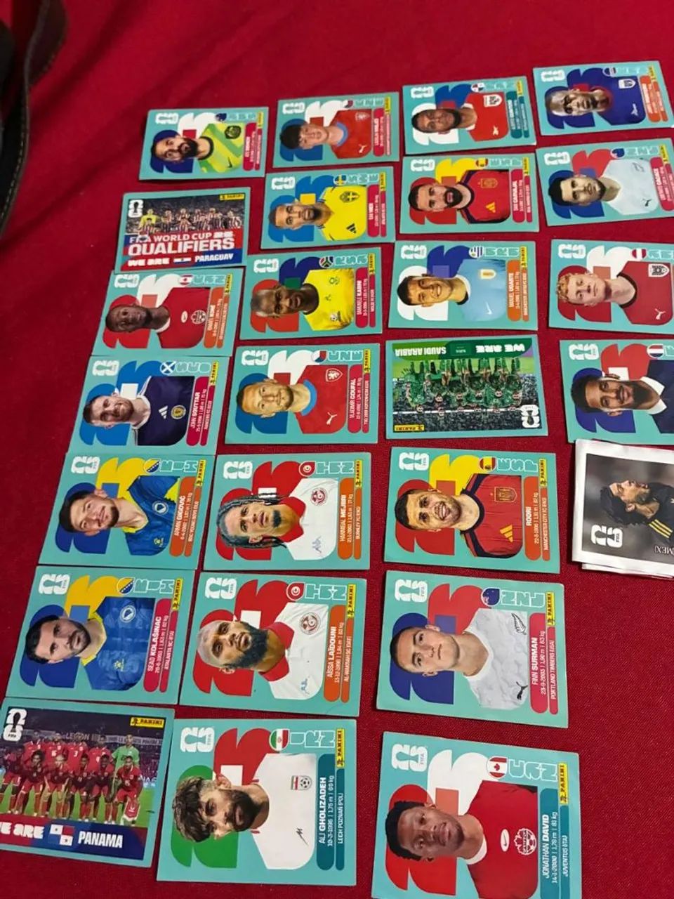 Troca e venda de figurinhas lendarias e normais - Foto 2