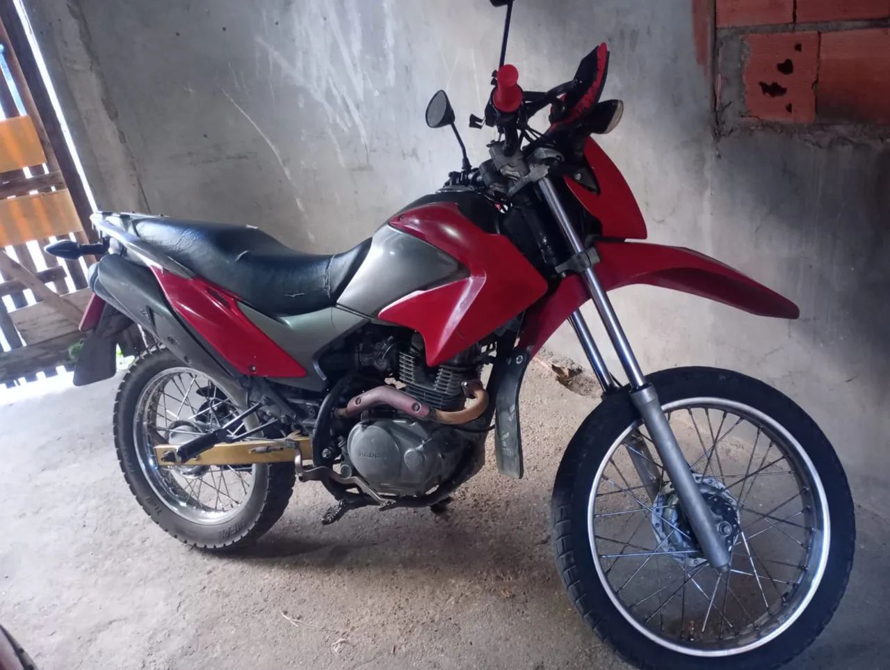 Vende- se essa linda moto 