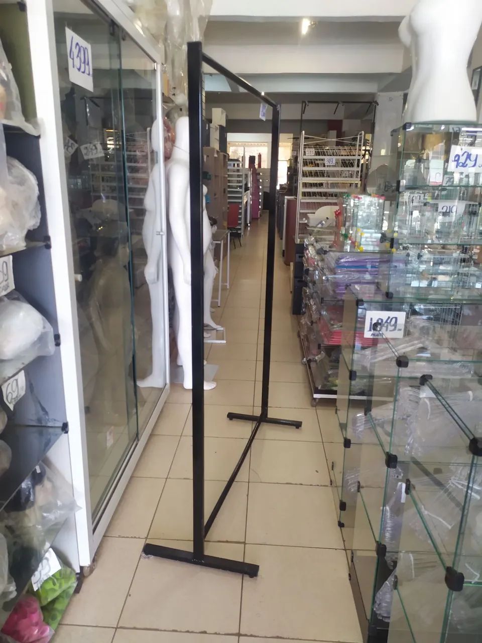 Arara de Chão - Preta - Foto 3
