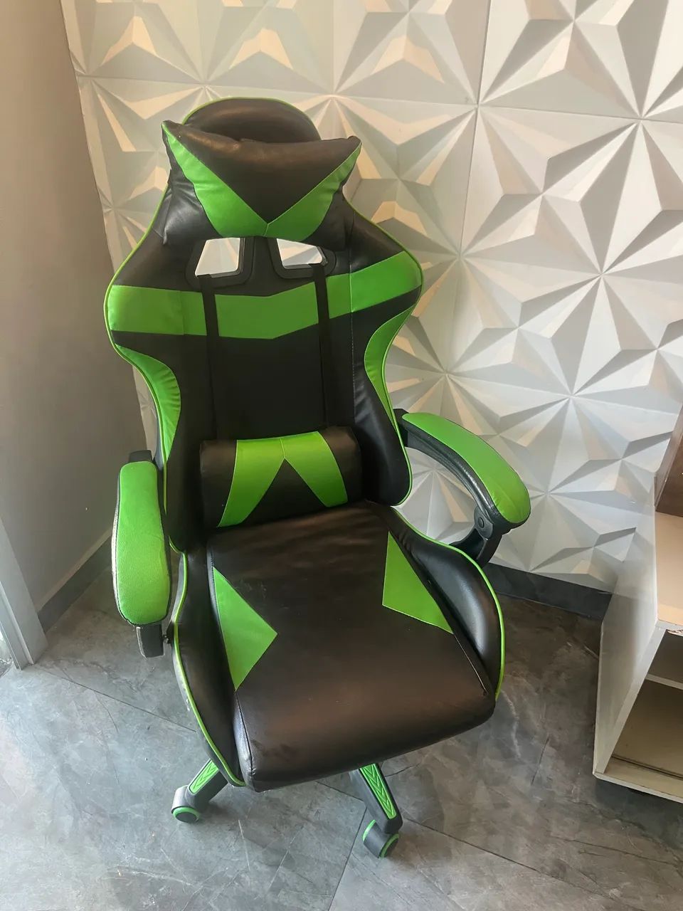 Cadeira gamer *Extremamente nova*