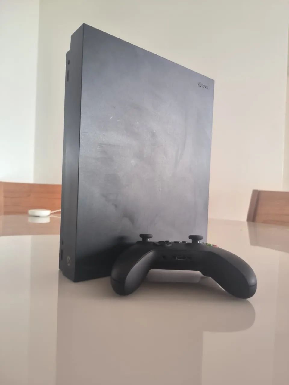 Xbox One X Usado + 2 controles 