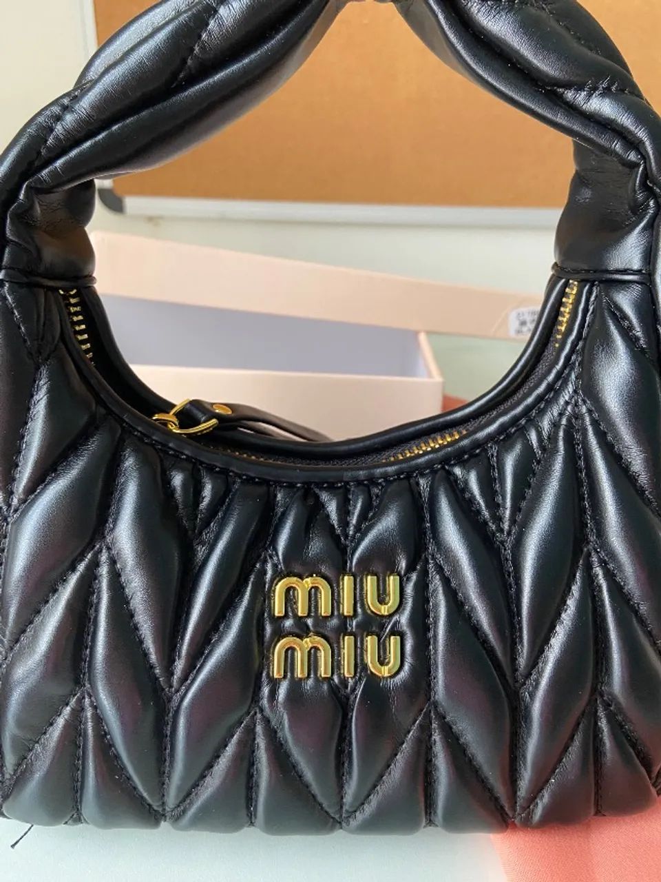Bolsa Miu Miu Wander Napa Matelassê Preta - Foto 4