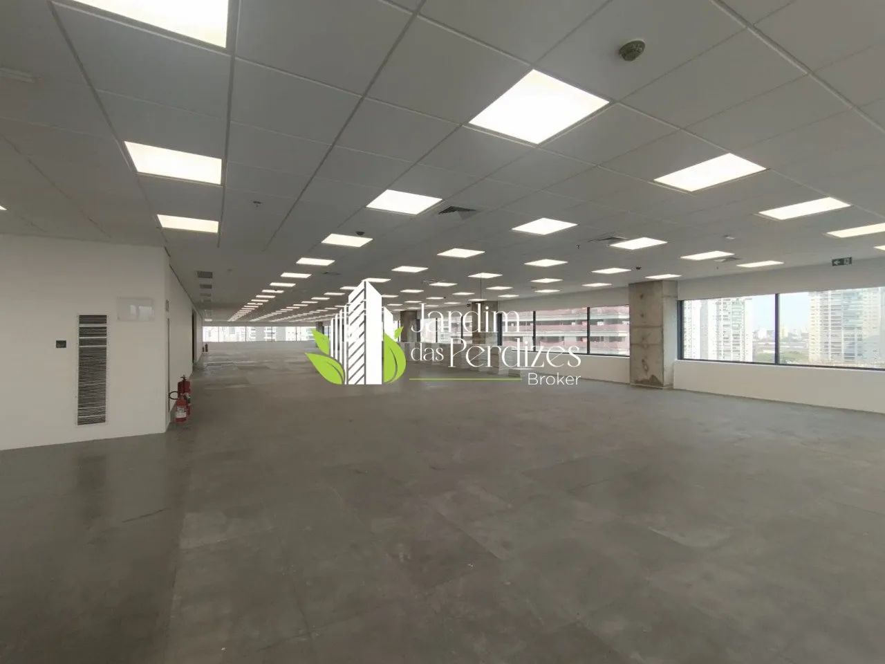 Meia Laje Triple A de 789 m² com 24 Vagas no Time Corporate