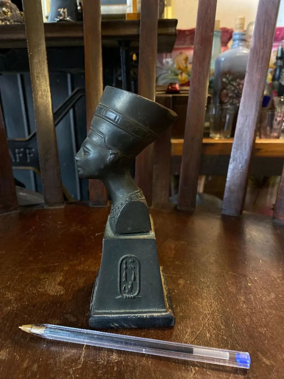 Antiga escultura representando busto de Nefertiti (ref:305) - Foto 2