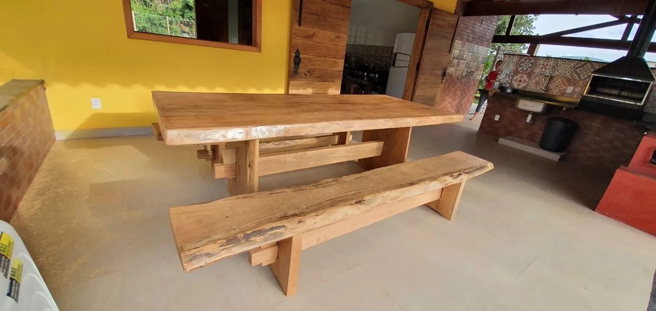 Rústica mesa de madeira 