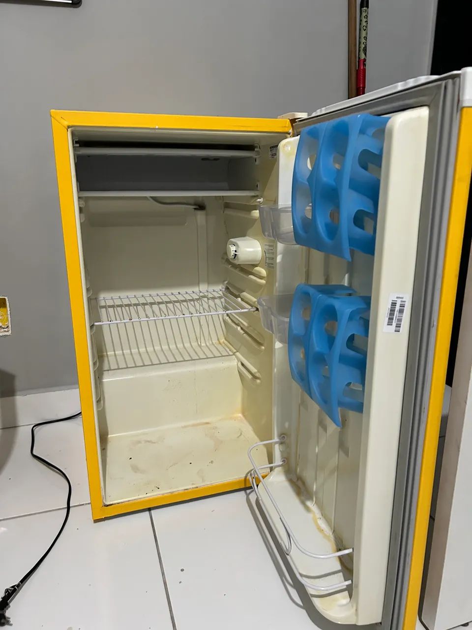 Vendo frigobar 120L, funcionando perfeitamente. - Foto 2