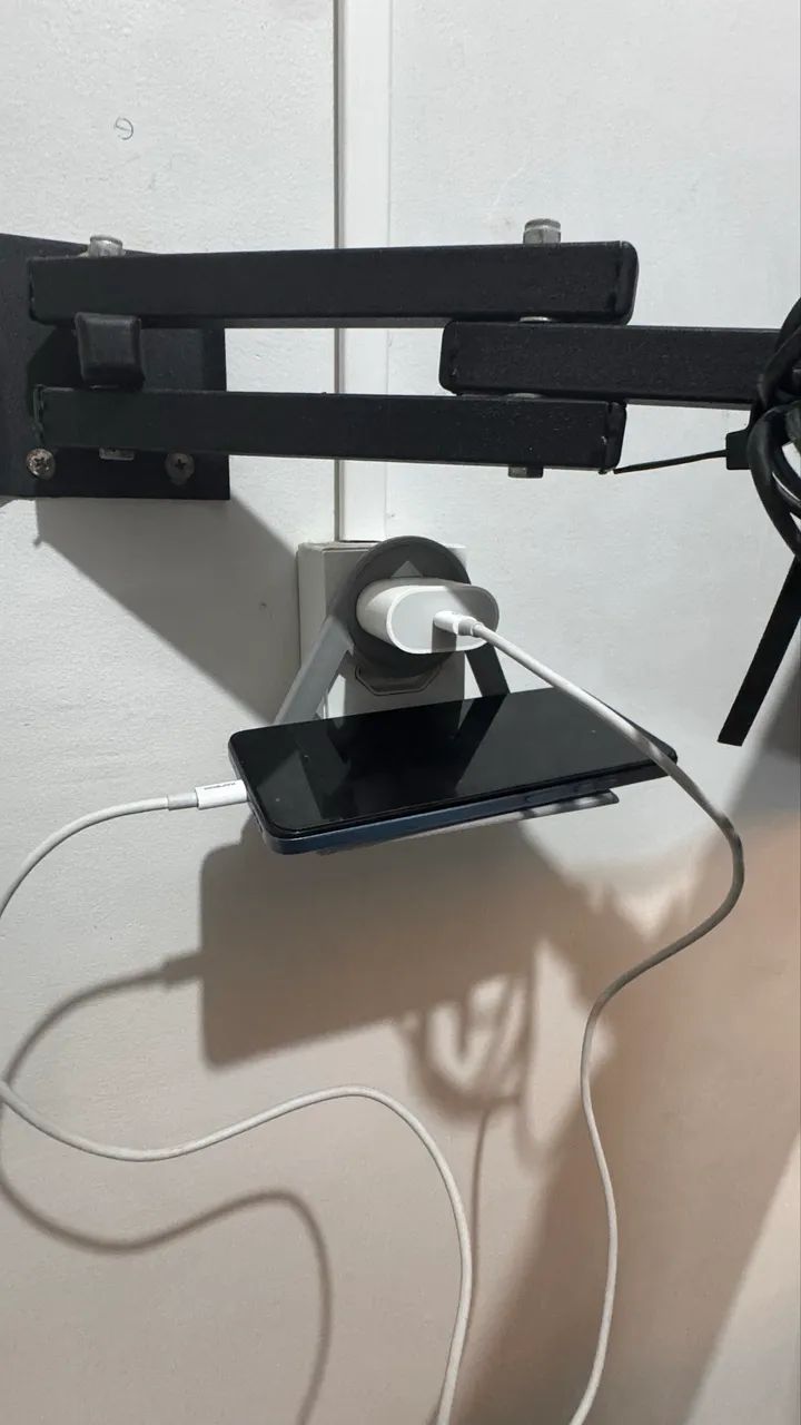 Suporte de tomada para celular - Foto 3