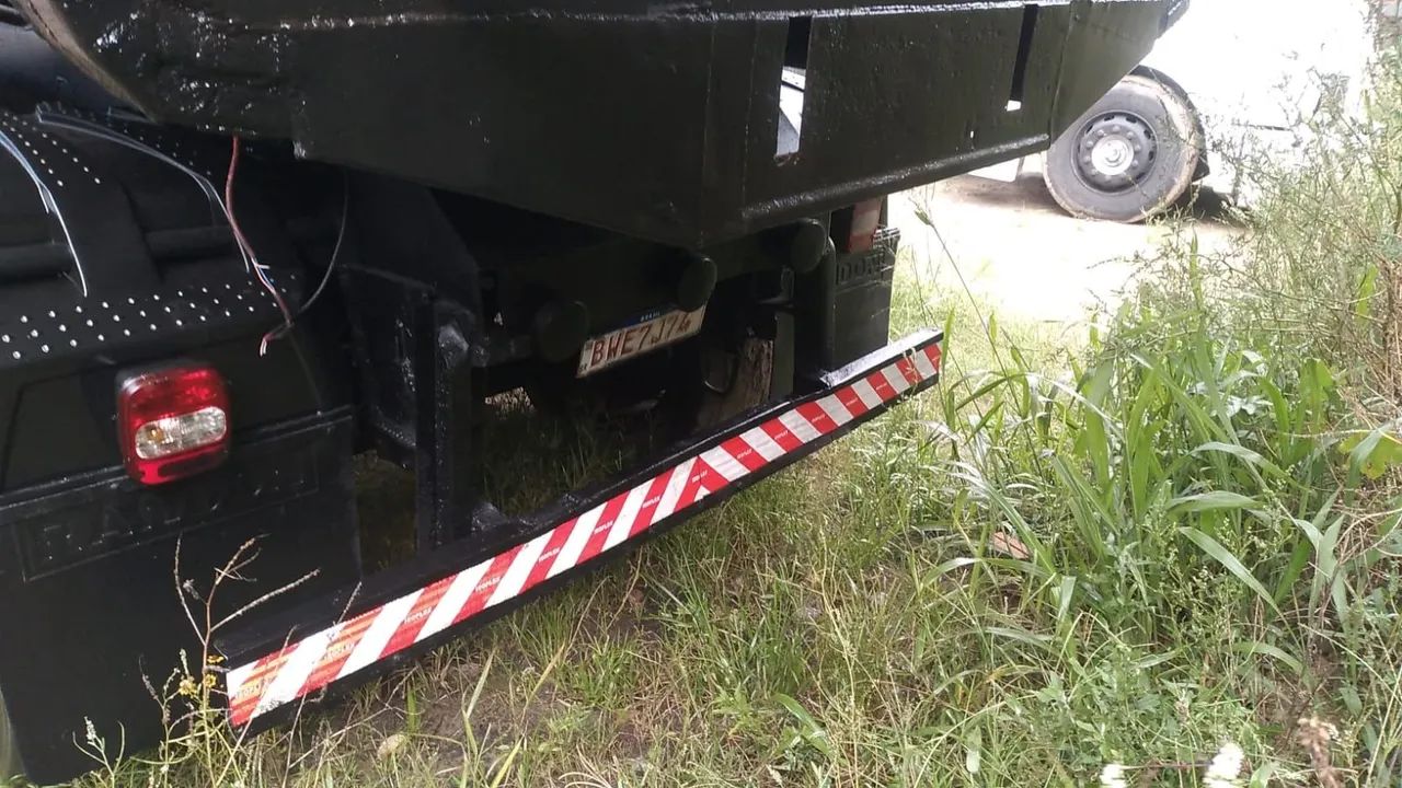 Caçamba 8 metros 3 eixos  - Foto 2