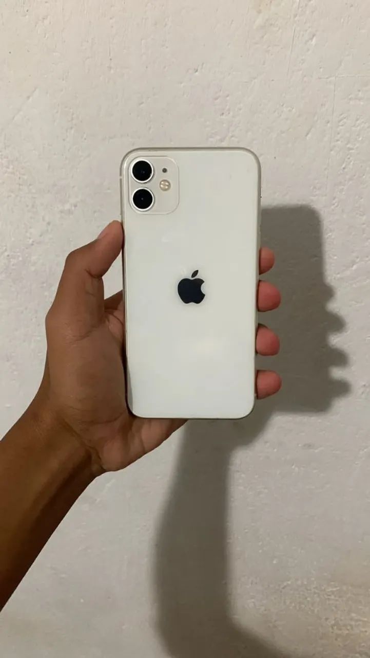 Vendo iphone 11 128gb branco, impecável!! - Foto 2