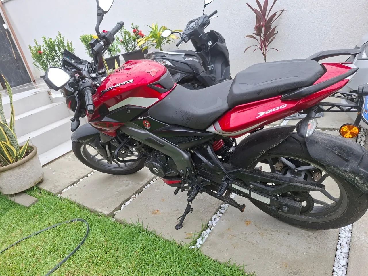 BAJAJ DOMINAR 200 - Foto 5