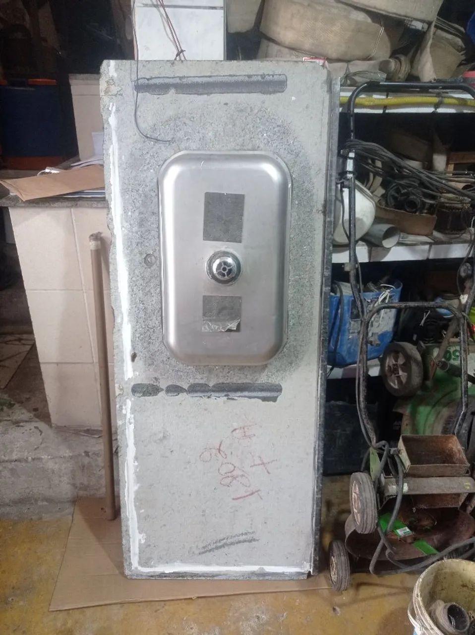 Vendo pia com bancada comprimento da bancada 61/5de largura e 67 de comprimento e a pia  - Foto 5