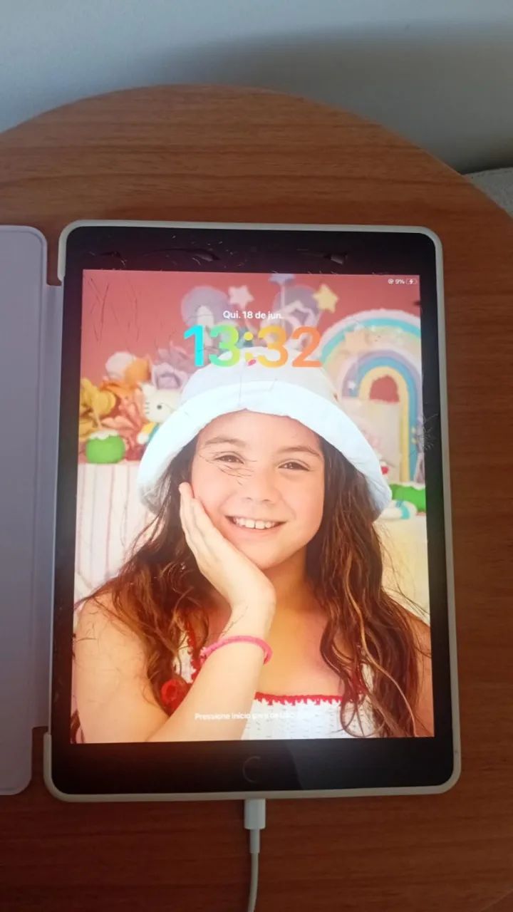 iPad 9ª Geração 64GB Prata - Vidro Trincado - Funcionando - Foto 4