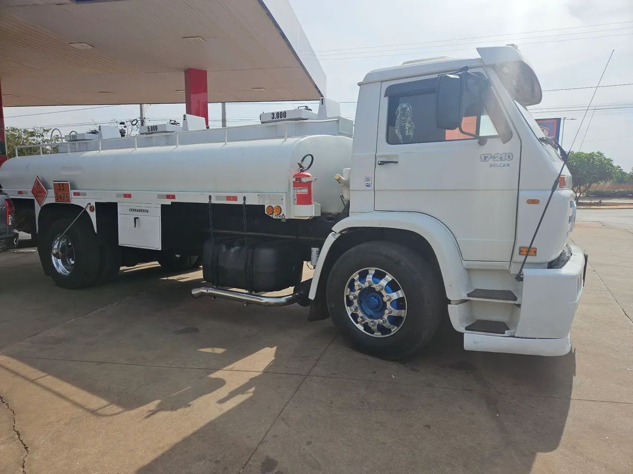 Caminhão 17210 no tanque - Foto 2
