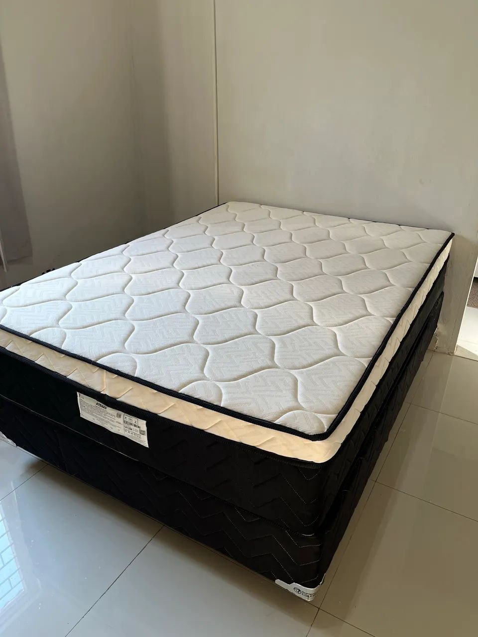 Cama box de casal + colchão 