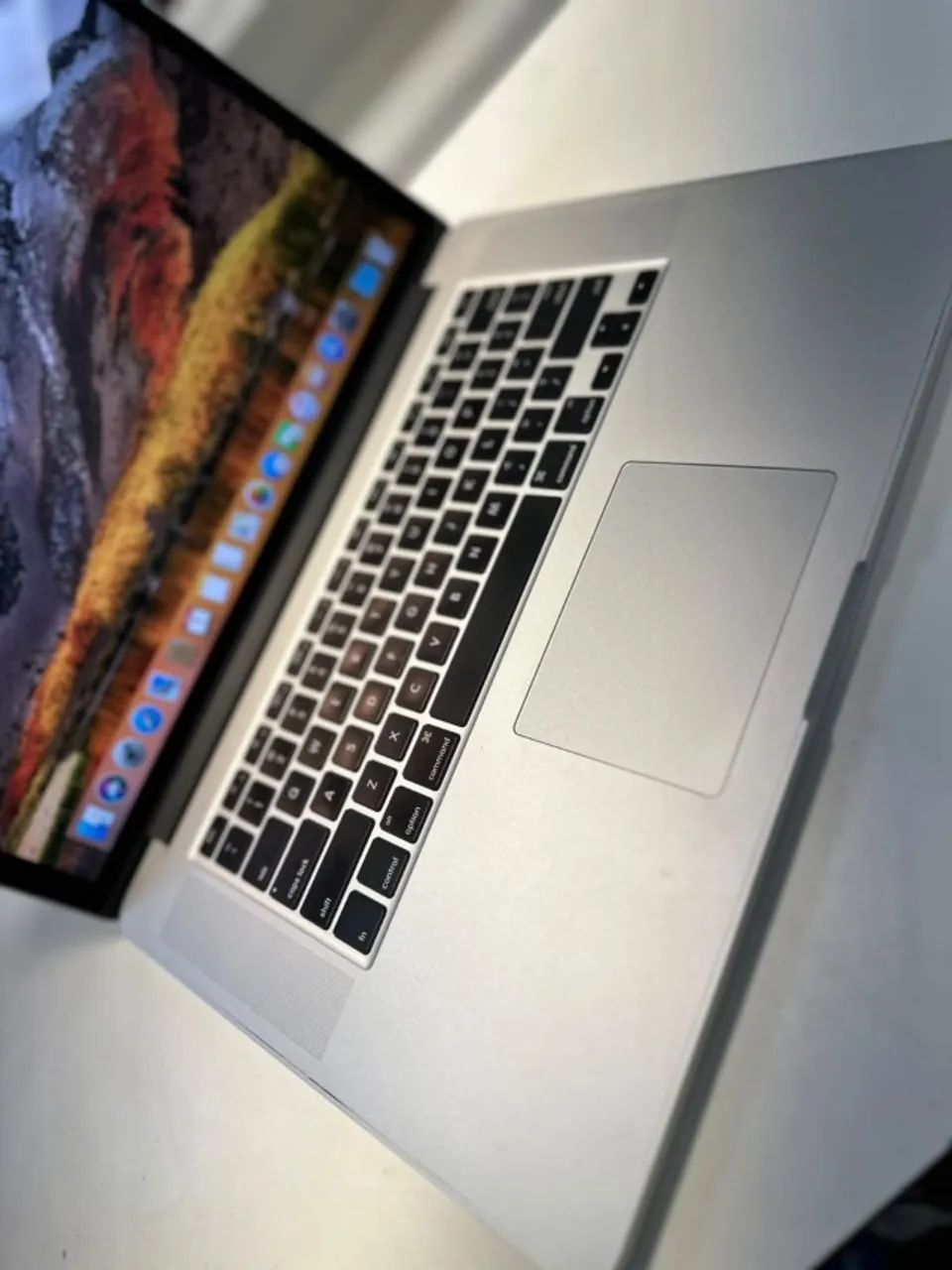 Macbook Pro 2015 15' i7 16gb  - Foto 3
