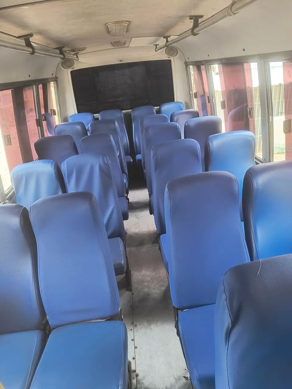 Micro ônibus Extra  , feito revisão recentemente Motor MWM X10 Bomba injetora  - Foto 5